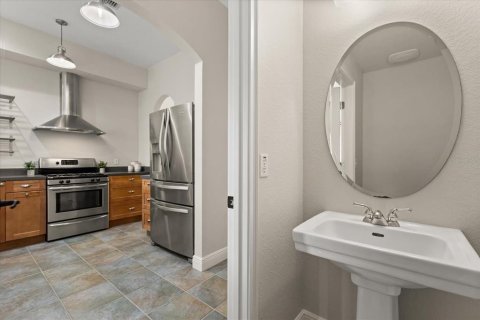 Commercial property in Orlando, Florida 6 bedrooms, 308.81 sq.m. № 1898501 - photo 12