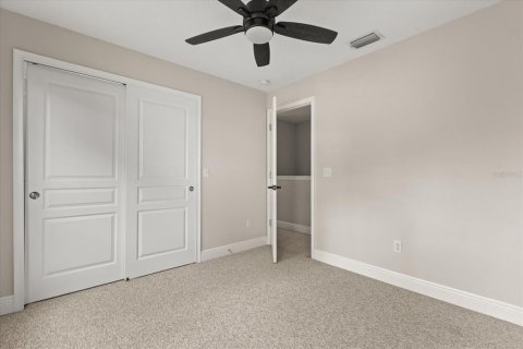 Commercial property in Orlando, Florida 6 bedrooms, 308.81 sq.m. № 1898501 - photo 20