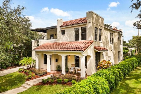 Commercial property in Orlando, Florida 6 bedrooms, 308.81 sq.m. № 1898501 - photo 1