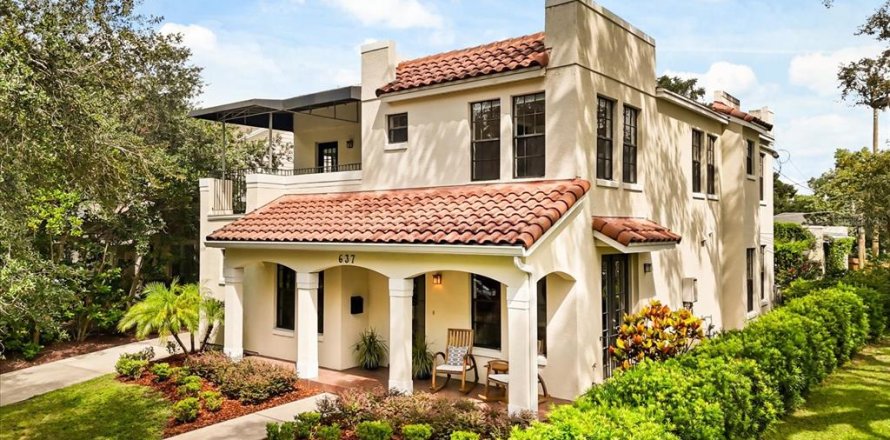 Commercial property in Orlando, Florida 6 bedrooms, 308.81 sq.m. № 1898501