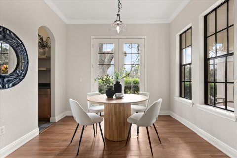 Commercial property in Orlando, Florida 6 bedrooms, 308.81 sq.m. № 1898501 - photo 5