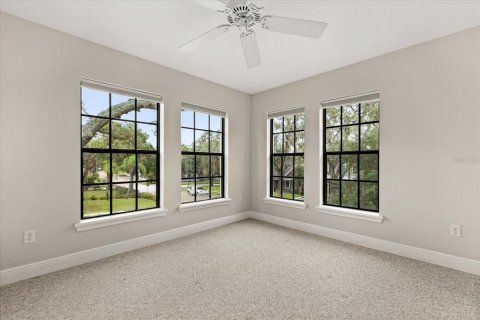 Commercial property in Orlando, Florida 6 bedrooms, 308.81 sq.m. № 1898501 - photo 16