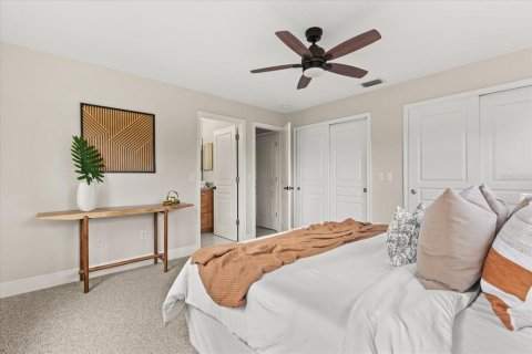 Commercial property in Orlando, Florida 6 bedrooms, 308.81 sq.m. № 1898501 - photo 14
