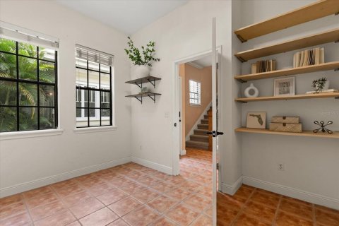 Commercial property in Orlando, Florida 6 bedrooms, 308.81 sq.m. № 1898501 - photo 25