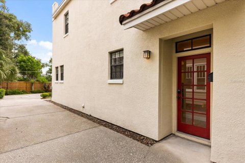 Commercial property in Orlando, Florida 6 bedrooms, 308.81 sq.m. № 1898501 - photo 22