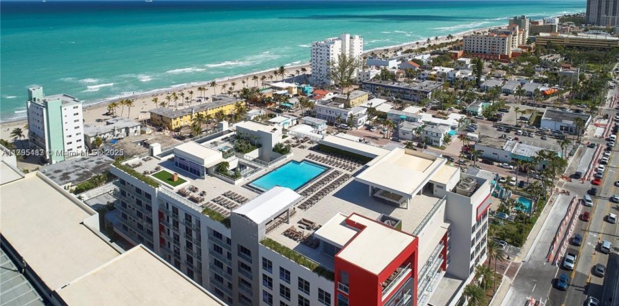 Condo in Hollywood, Florida, 1 bedroom № 2035538
