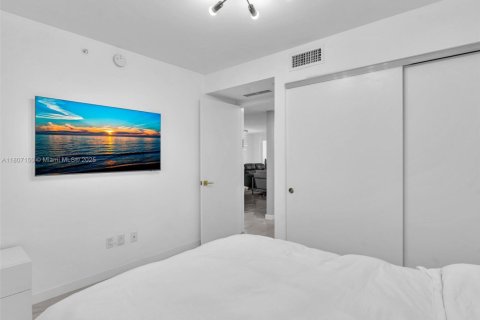 Condo in Bay Harbor Islands, Florida, 2 bedrooms  № 1741286 - photo 14