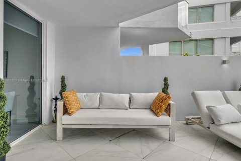 Condo in Bay Harbor Islands, Florida, 2 bedrooms  № 1741286 - photo 7
