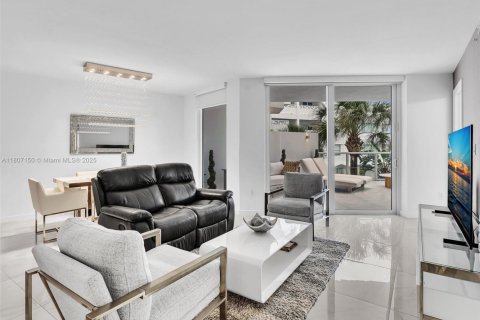 Condo in Bay Harbor Islands, Florida, 2 bedrooms  № 1741286 - photo 2