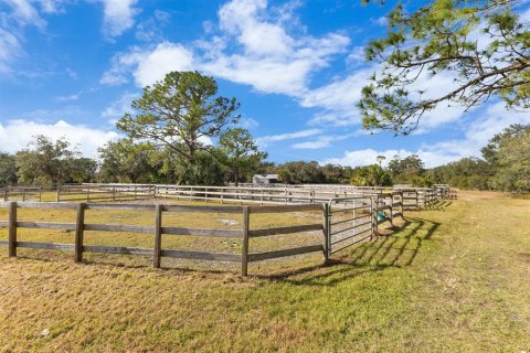 Casa en venta en Geneva, Florida, 1 dormitorio, 285.3 m2 № 1559978 - foto 12