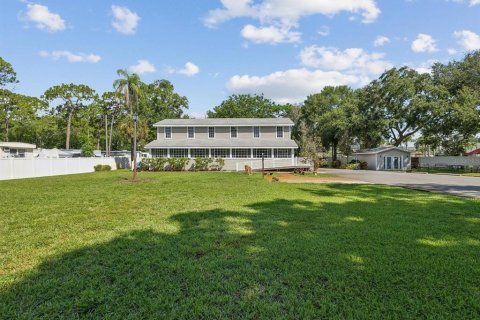 Commercial property in Safety Harbor, Florida 355.35 sq.m. № 1913095 - photo 1