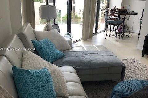 Снять в аренду кондоминиум в Авентура, Флорида 2 спальни, 110.27м2, № 1956777 - фото 8
