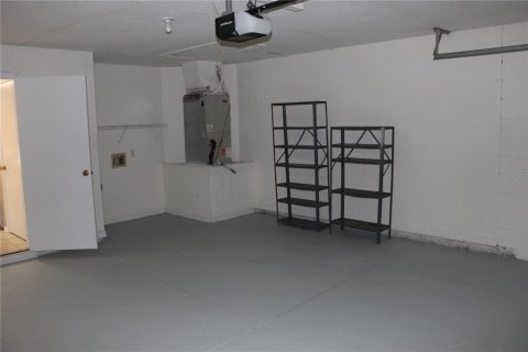 Villa ou maison à louer à Tampa, Floride: 3 chambres, 132.39 m2 № 2419857 - photo 16