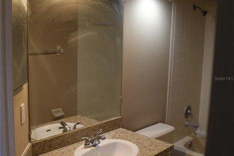 Villa ou maison à louer à Tampa, Floride: 3 chambres, 132.39 m2 № 2419857 - photo 10