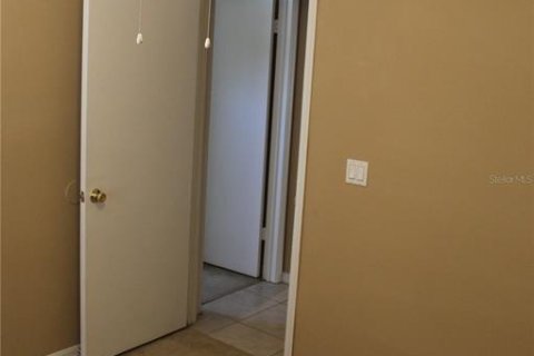 Villa ou maison à louer à Tampa, Floride: 3 chambres, 132.39 m2 № 2419857 - photo 12
