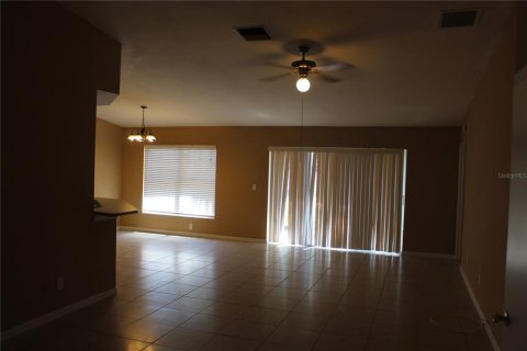Villa ou maison à louer à Tampa, Floride: 3 chambres, 132.39 m2 № 2419857 - photo 7