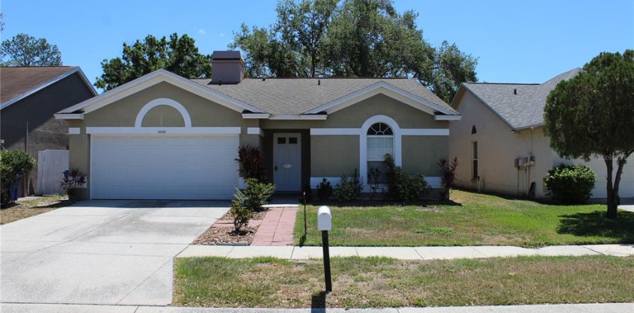 Villa ou maison à Tampa, Floride 3 chambres, 132.39 m2 № 2419857