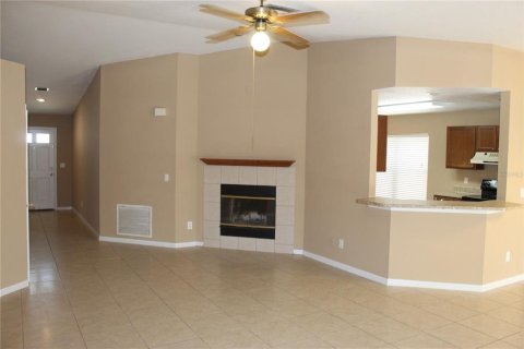 Villa ou maison à louer à Tampa, Floride: 3 chambres, 132.39 m2 № 2419857 - photo 3