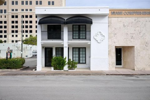 Propiedad comercial en Coral Gables, Florida № 2078577