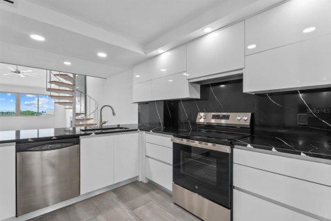 Copropriété à vendre à Bradenton, Floride: 3 chambres, 184.69 m2 № 2310017 - photo 8