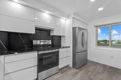Copropriété à vendre à Bradenton, Floride: 3 chambres, 184.69 m2 № 2310017 - photo 11