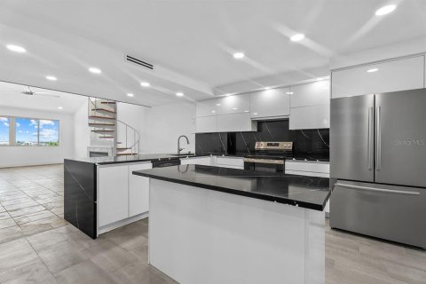 Copropriété à vendre à Bradenton, Floride: 3 chambres, 184.69 m2 № 2310017 - photo 3