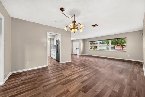 Villa ou maison à vendre à Orlando, Floride: 4 chambres, 219.9 m2 № 2407005 - photo 8