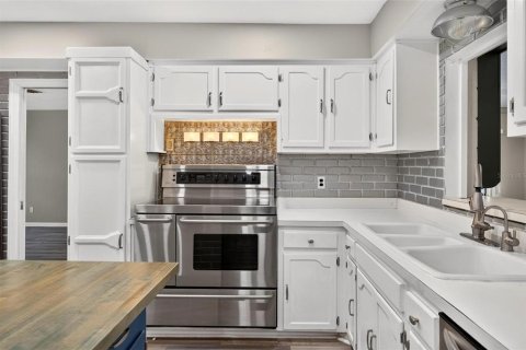 Villa ou maison à vendre à Orlando, Floride: 4 chambres, 219.9 m2 № 2407005 - photo 27