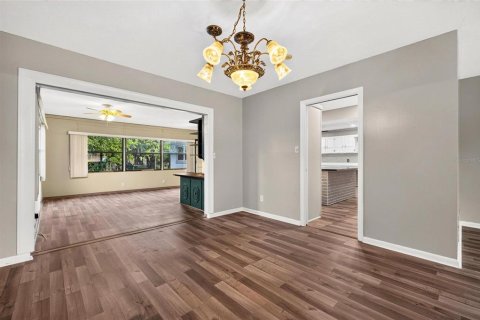 Villa ou maison à vendre à Orlando, Floride: 4 chambres, 219.9 m2 № 2407005 - photo 5