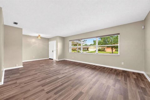 Villa ou maison à vendre à Orlando, Floride: 4 chambres, 219.9 m2 № 2407005 - photo 4