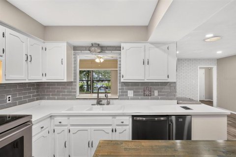 Villa ou maison à vendre à Orlando, Floride: 4 chambres, 219.9 m2 № 2407005 - photo 24