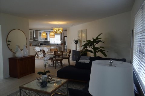 Casa en alquiler en Punta Gorda, Florida, 3 dormitorios, 175.4 m2 № 2233949 - foto 2