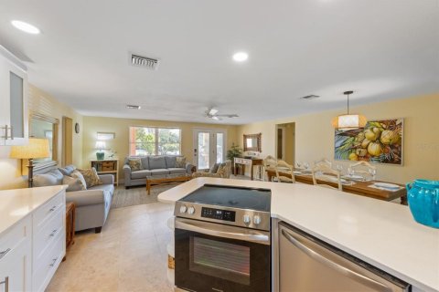 Casa en venta en Holmes Beach, Florida, 2 dormitorios, 176.14 m2 № 1798400 - foto 20