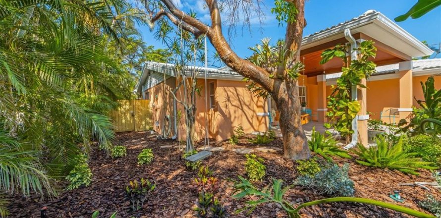 Casa en Holmes Beach, Florida 2 dormitorios, 176.14 m2 № 1798400