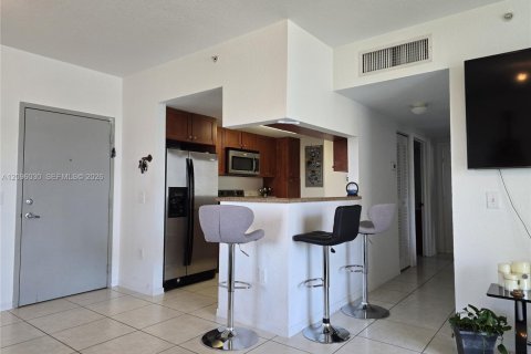 Condo in Miami, Florida, 2 bedrooms  № 2387946 - photo 22