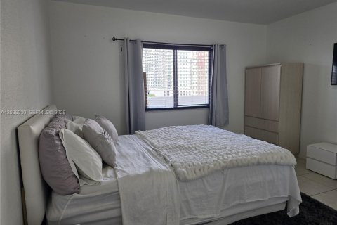 Condo in Miami, Florida, 2 bedrooms  № 2387946 - photo 6