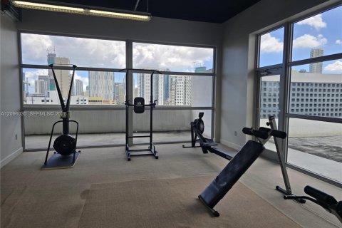 Condo in Miami, Florida, 2 bedrooms  № 2387946 - photo 9