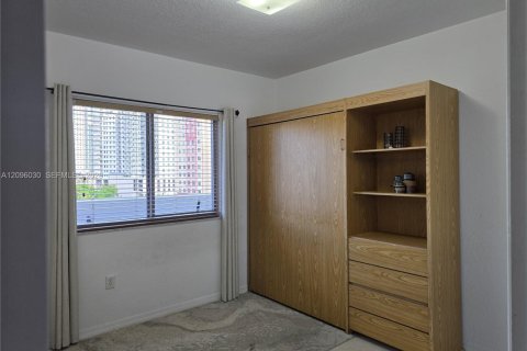 Condo in Miami, Florida, 2 bedrooms  № 2387946 - photo 5