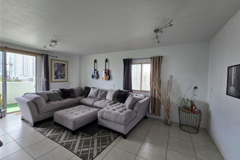Condo in Miami, Florida, 2 bedrooms  № 2387946 - photo 4