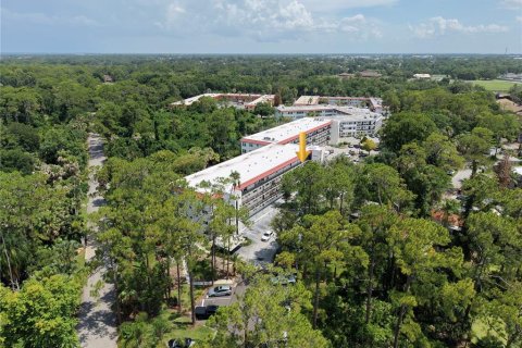 Condominio en Winter Haven, Florida, 1 dormitorio  № 2208175