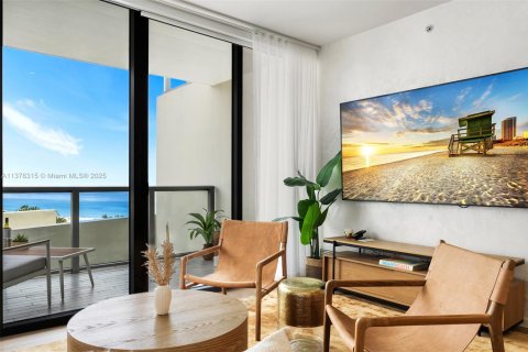 Condo in Miami Beach, Florida, 2 bedrooms  № 1981517 - photo 5