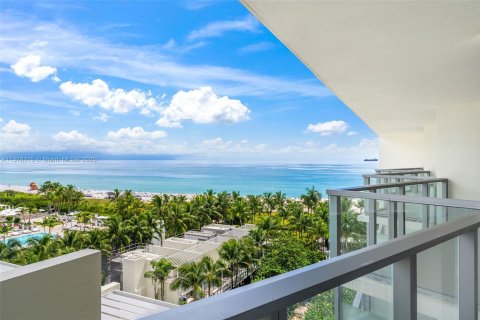 Condo in Miami Beach, Florida, 2 bedrooms  № 1981517 - photo 19