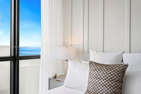 Condo in Miami Beach, Florida, 2 bedrooms  № 1981517 - photo 27