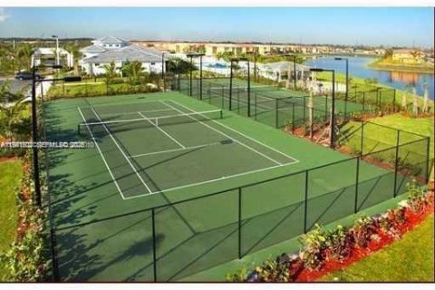 Condominio en alquiler en Doral, Florida, 2 dormitorios, 115.2 m2 № 2059870 - foto 12