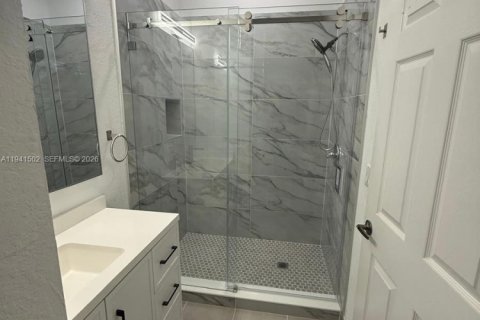 Condominio en alquiler en Doral, Florida, 2 dormitorios, 115.2 m2 № 2059870 - foto 7