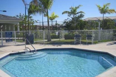 Condominio en alquiler en Doral, Florida, 2 dormitorios, 115.2 m2 № 2059870 - foto 11