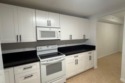 Condominio en alquiler en Doral, Florida, 2 dormitorios, 115.2 m2 № 2059870 - foto 5