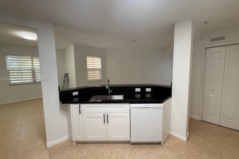 Condominio en alquiler en Doral, Florida, 2 dormitorios, 115.2 m2 № 2059870 - foto 4