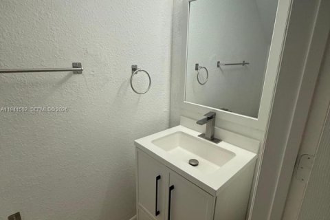 Condominio en alquiler en Doral, Florida, 2 dormitorios, 115.2 m2 № 2059870 - foto 8