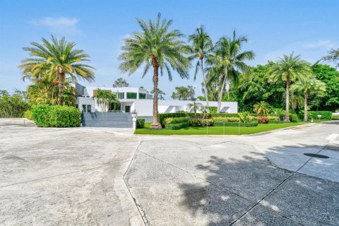 House in Jupiter, Florida 5 bedrooms, 437.29 sq.m. № 2087904 - photo 29